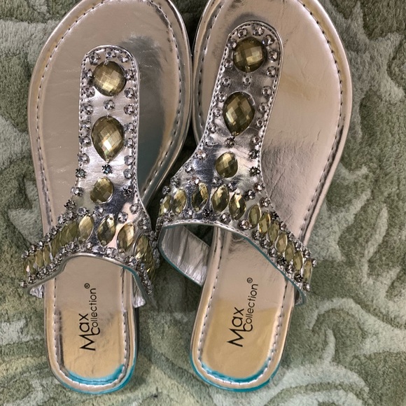 Max Collection Good Condition Silver Shoe - Picture 4 of 4